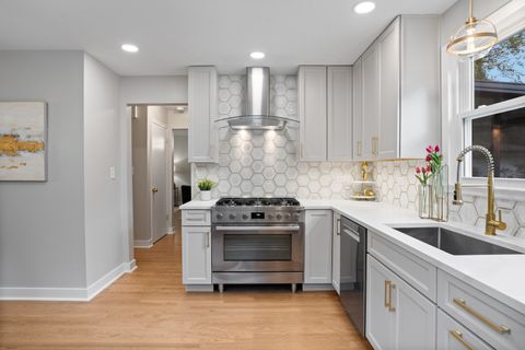 Tiny photo for 215 45th Street, Western Springs, IL 60558 (MLS # 12508375)