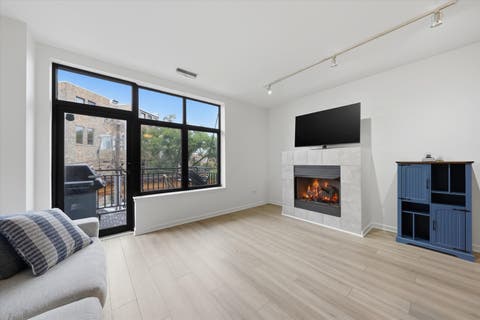 Tiny photo for 2045 W Concord Place #307, Chicago, IL 60647 (MLS # 12730998)