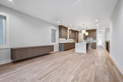 Tiny photo for 2435 N Clybourn Avenue #1S, Chicago, IL 60614 (MLS # 12534209)