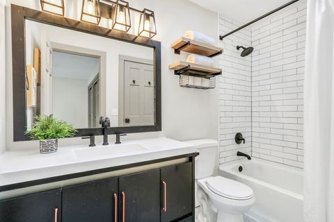 Tiny photo for 334 Concord Square, Gurnee, IL 60031 (MLS # 12491813)