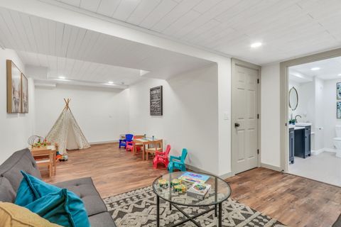 Tiny photo for 334 Concord Square, Gurnee, IL 60031 (MLS # 12491813)