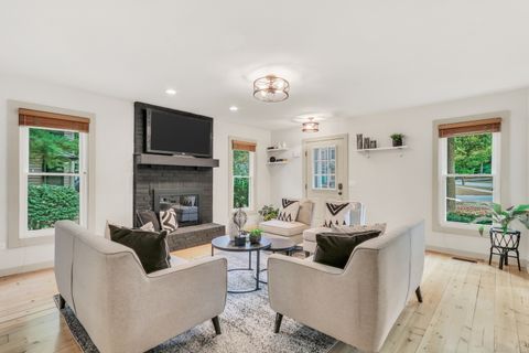 Tiny photo for 334 Concord Square, Gurnee, IL 60031 (MLS # 12491813)