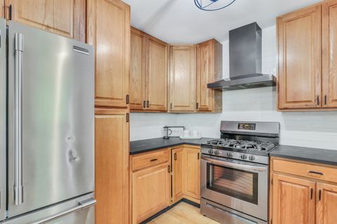 Tiny photo for 334 Concord Square, Gurnee, IL 60031 (MLS # 12491813)