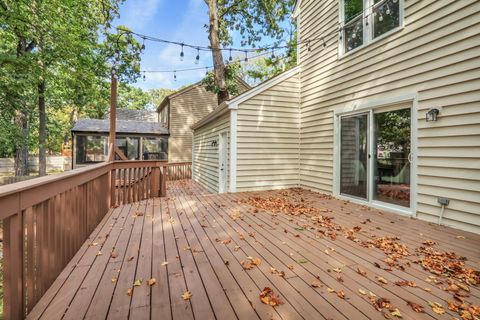 Tiny photo for 334 Concord Square, Gurnee, IL 60031 (MLS # 12491813)
