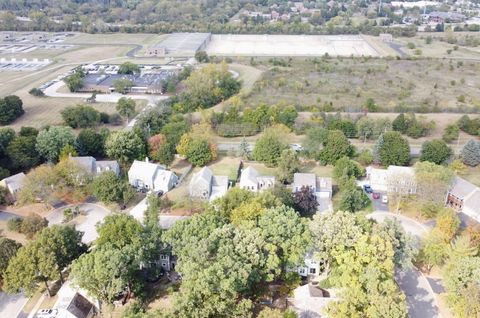 Tiny photo for 334 Concord Square, Gurnee, IL 60031 (MLS # 12491813)