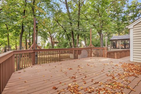 Tiny photo for 334 Concord Square, Gurnee, IL 60031 (MLS # 12491813)