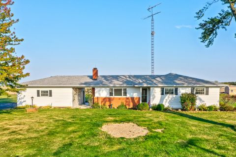 Photo of 1526 E 18th Road, Streator, IL 61364 (MLS # 12489244)