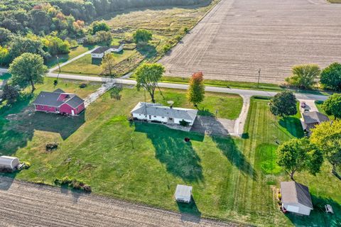 Tiny photo for 1526 E 18th Road, Streator, IL 61364 (MLS # 12489244)