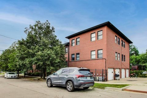 Photo of 1431 W 108th Street #C, Chicago, IL 60643 (MLS # 12428958)