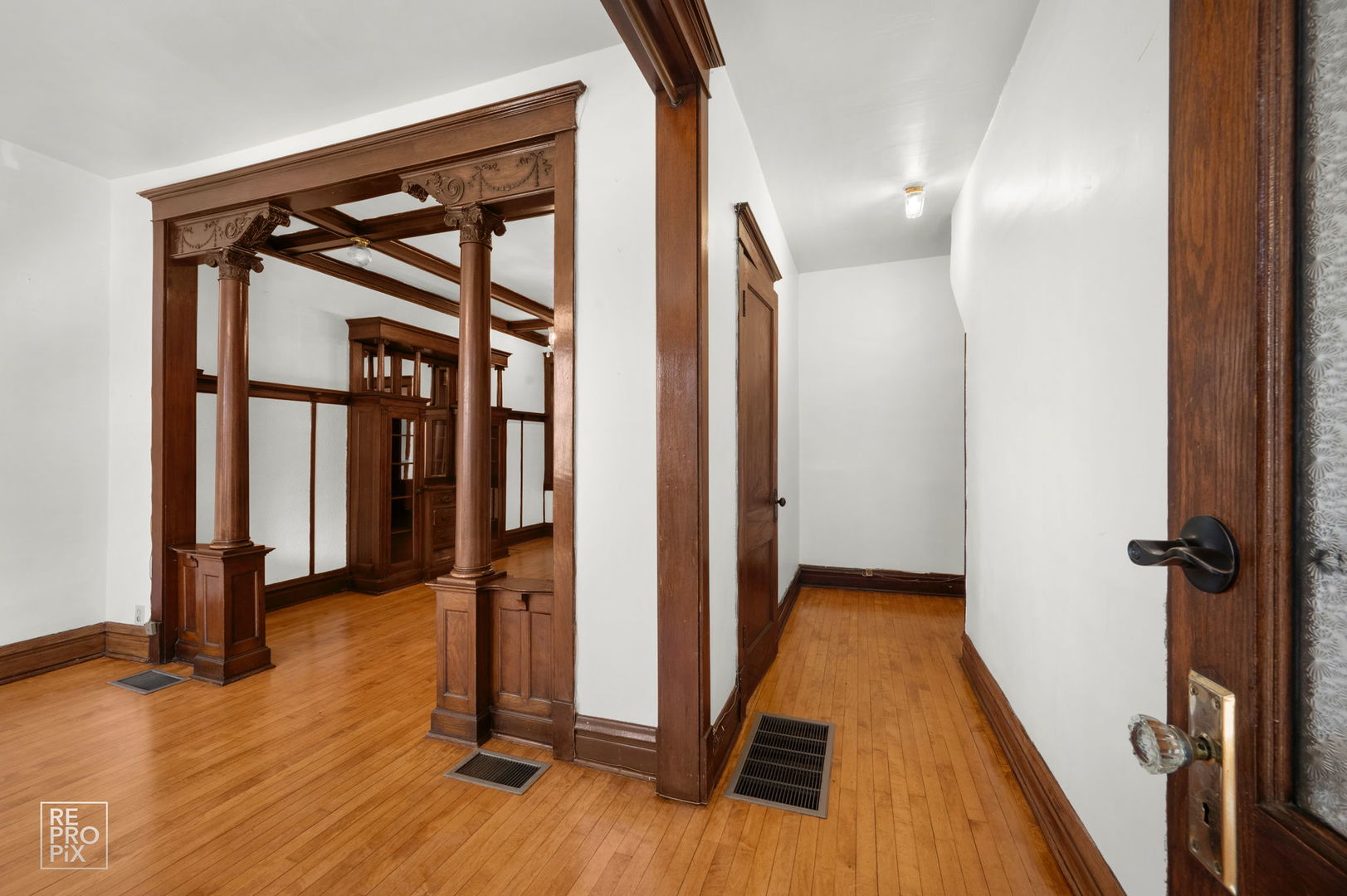 1536 W 17th Street