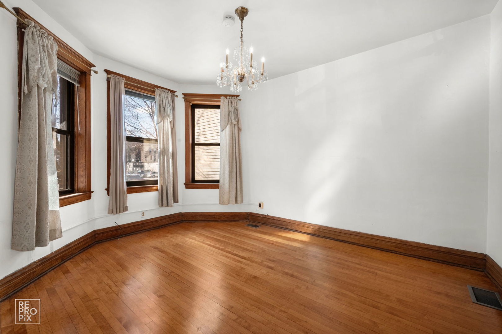 1536 W 17th Street
