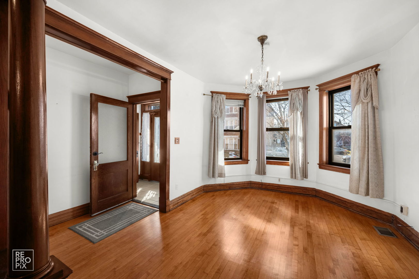 1536 W 17th Street