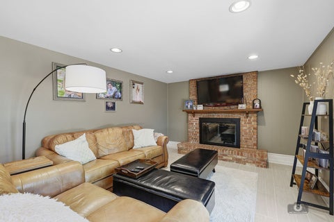 Tiny photo for 619 E Bauer Road, Naperville, IL 60563 (MLS # 12739932)