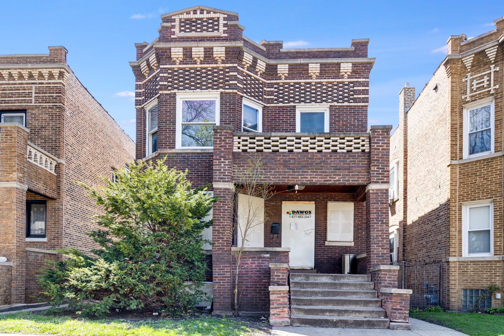 4941 W Iowa Street