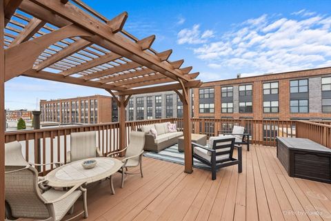 Tiny photo for 2491 N Milwaukee Avenue #4S, Chicago, IL 60647 (MLS # 12593882)