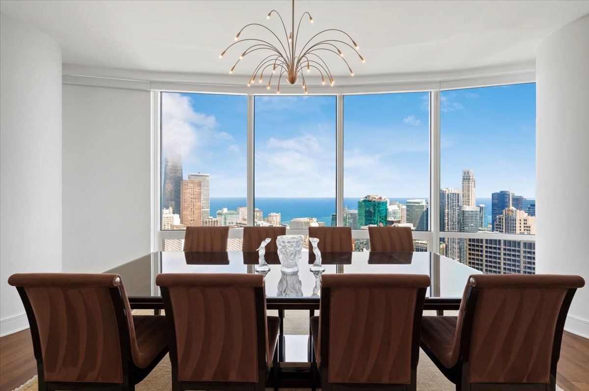 401 N Wabash Avenue 44A