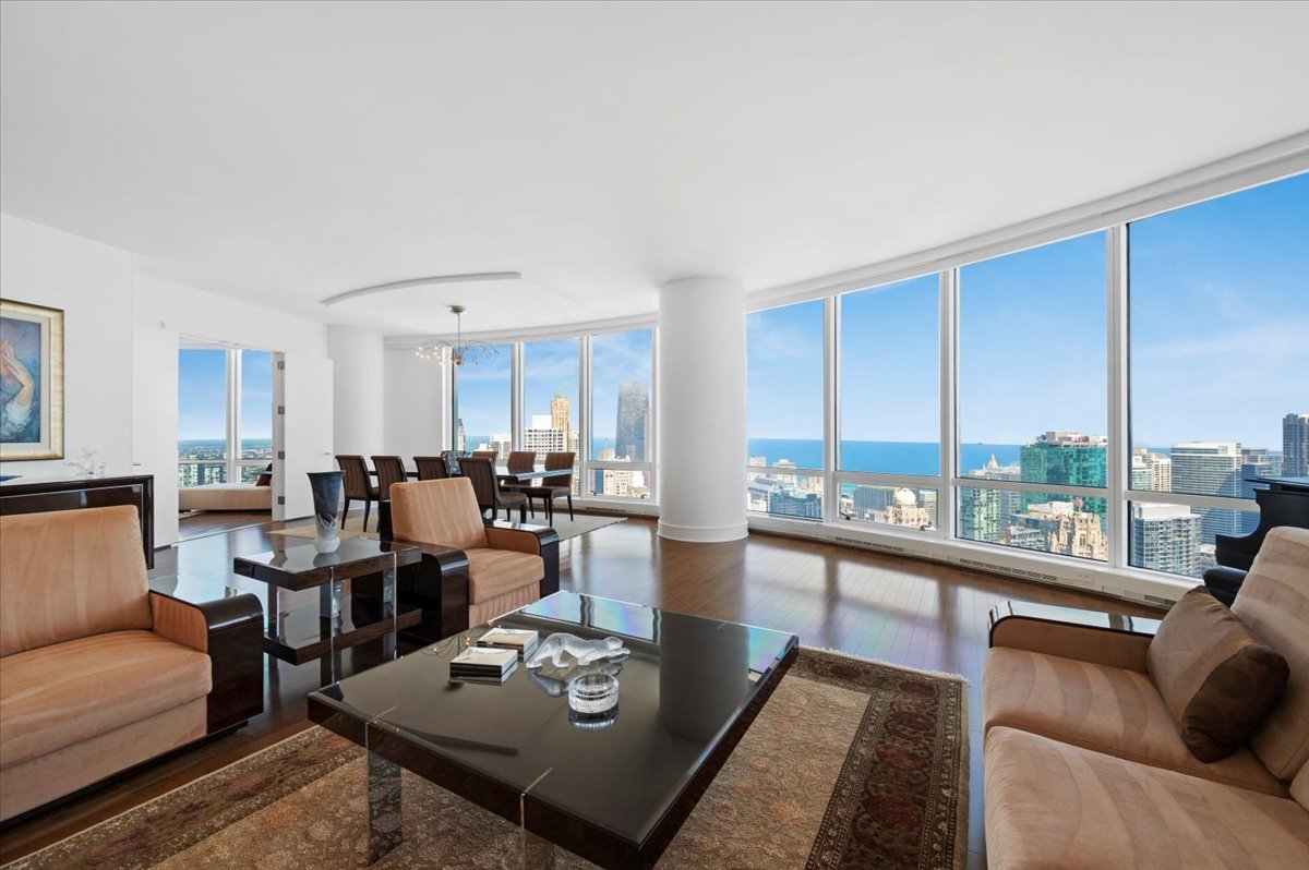 401 N Wabash Avenue 44A