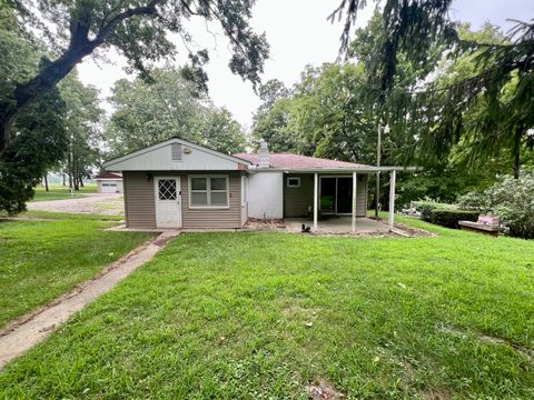 Photo of 509 Lakeshore Drive, Oakland, IL 61943 (MLS # 12434307)