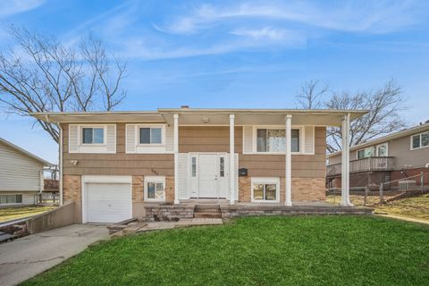 Photo of 1660 JEFFERSON Road, Hoffman Estates, IL 60169 (MLS # 12610958)