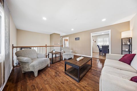 Tiny photo for 1660 JEFFERSON Road, Hoffman Estates, IL 60169 (MLS # 12610958)