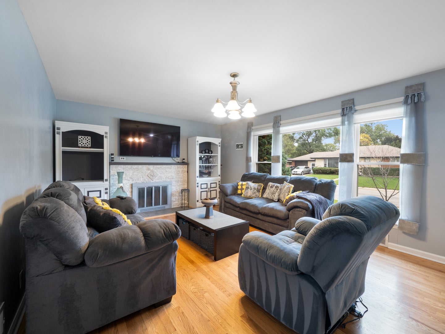 10050 Westmanor Drive