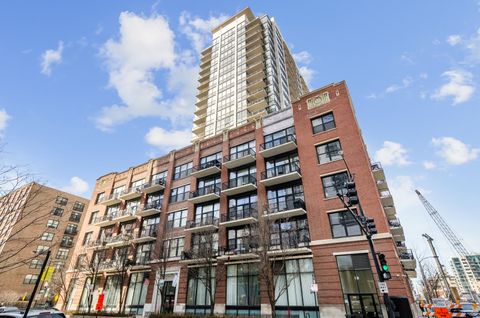 210 S Desplaines Street 706 Chicago IL 60661