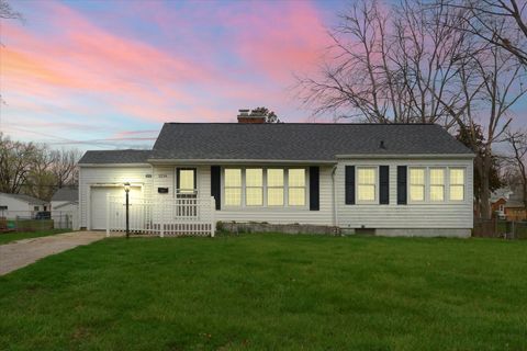 Photo of 3234 E Fulton Avenue, Decatur, IL 62521 (MLS # 12629220)