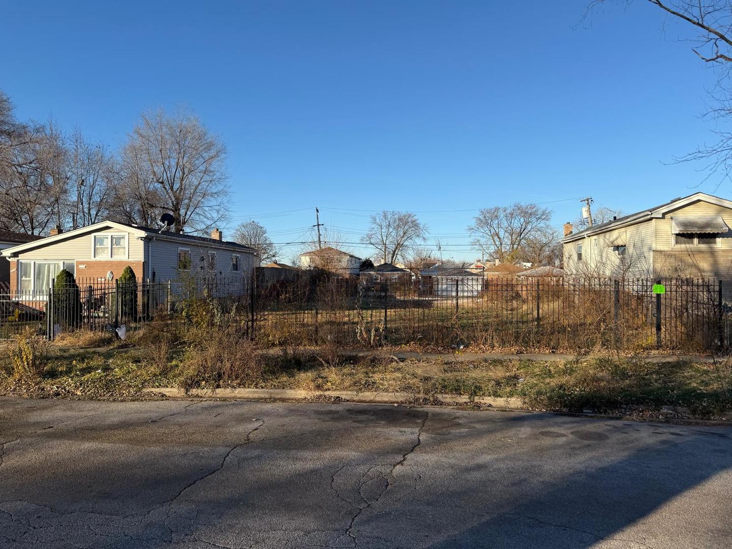 4436 S Leclaire Avenue