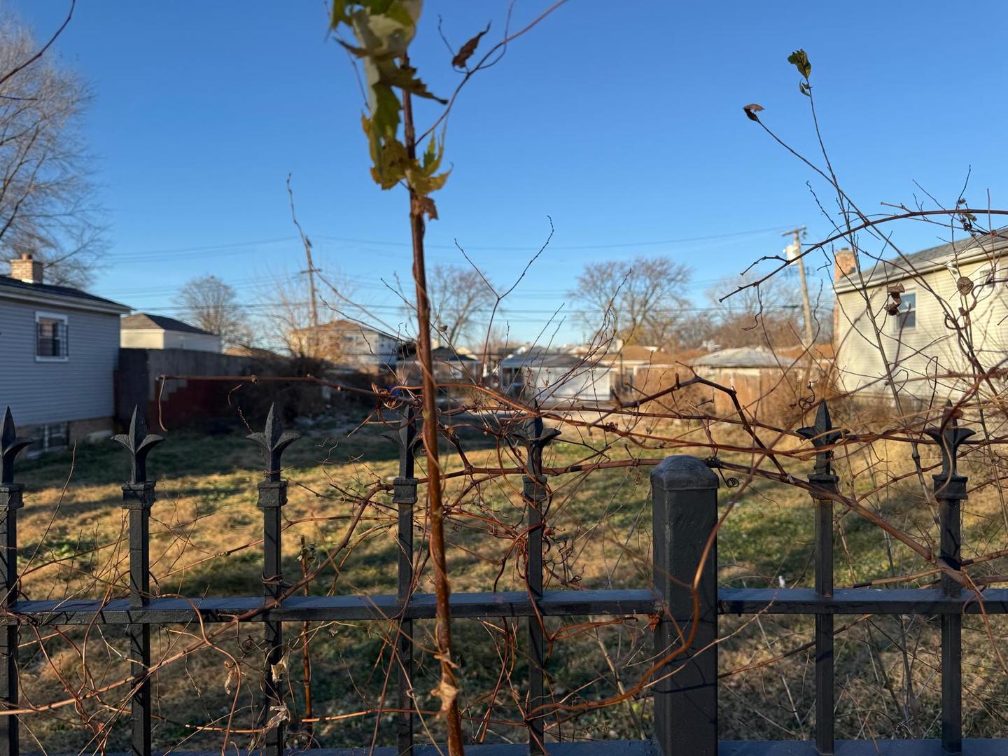 4436 S Leclaire Avenue