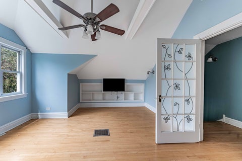 Tiny photo for 718 N Ridgeland Avenue, Oak Park, IL 60302 (MLS # 12767190)