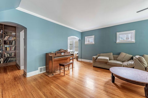 Tiny photo for 718 N Ridgeland Avenue, Oak Park, IL 60302 (MLS # 12767190)