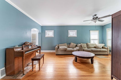 Tiny photo for 718 N Ridgeland Avenue, Oak Park, IL 60302 (MLS # 12767190)