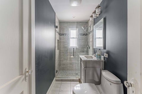 Tiny photo for 718 N Ridgeland Avenue, Oak Park, IL 60302 (MLS # 12767190)