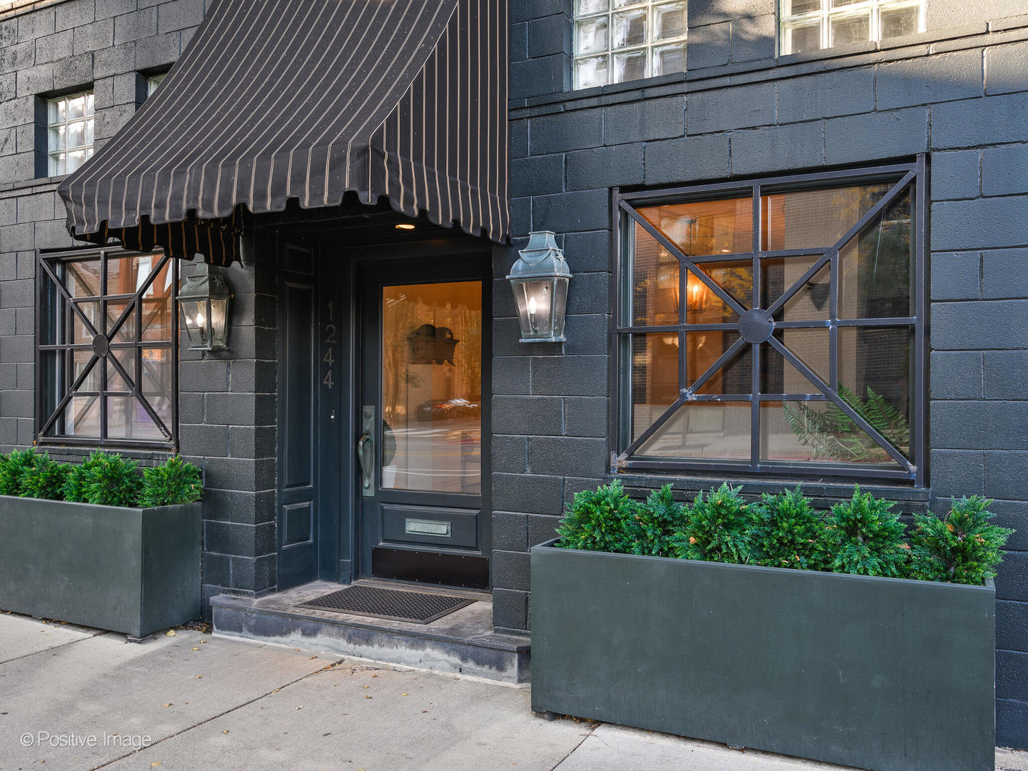 1244 W Chicago Avenue