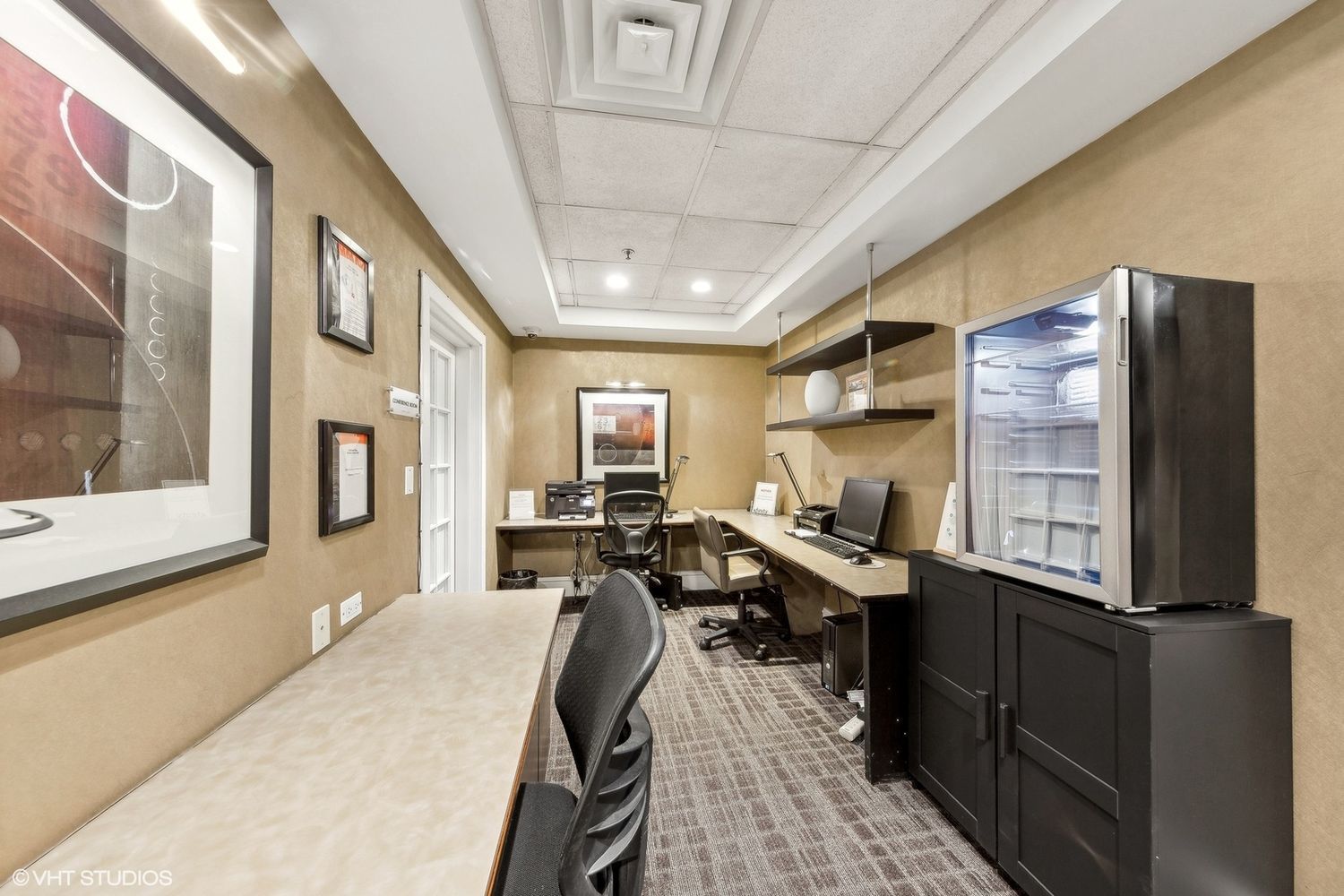 33 W DELAWARE Place 12K