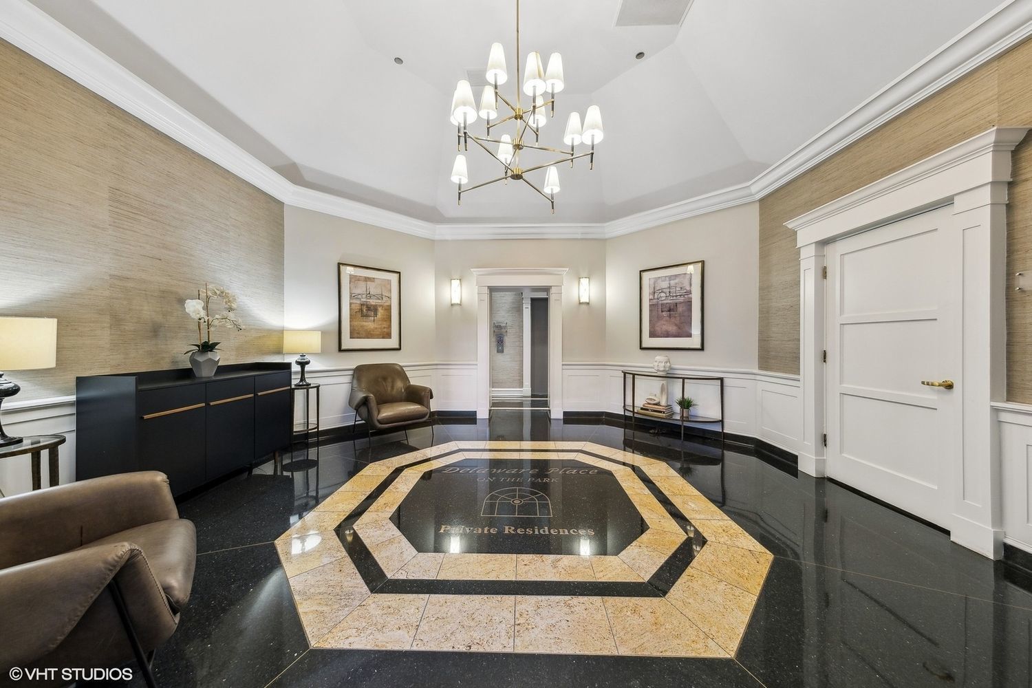 33 W DELAWARE Place 12K