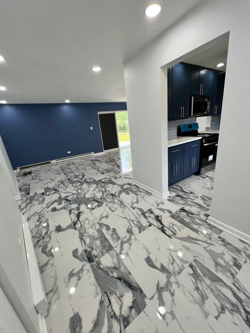 2303 HOLIDAY TERRACE Court 41
