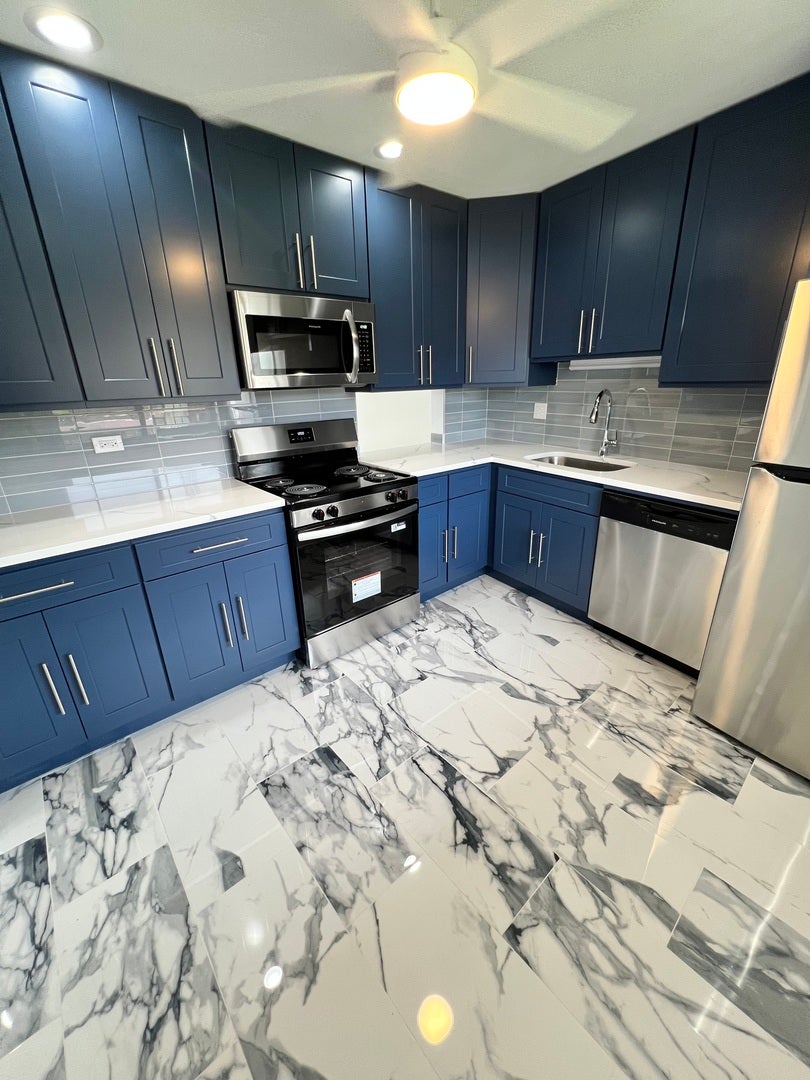 2303 HOLIDAY TERRACE Court 41