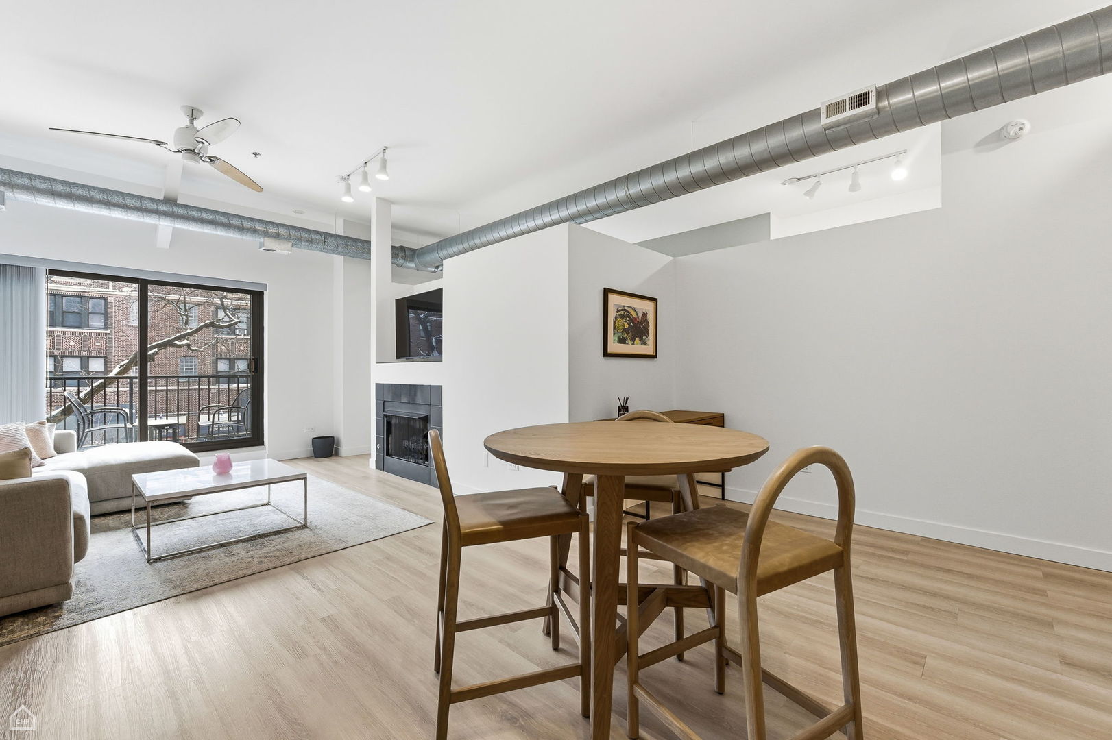 1000 E 53rd Street 215