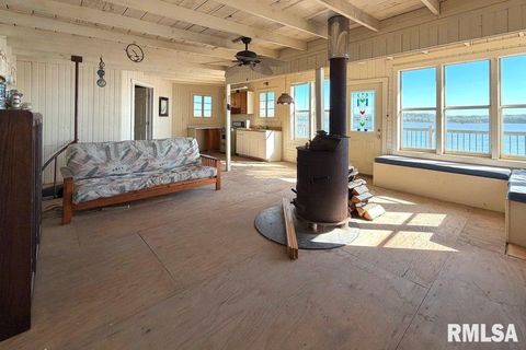 Tiny photo for 3456 IOWA Highway, Muscatine, IA 52761 (MLS # QC4268801)