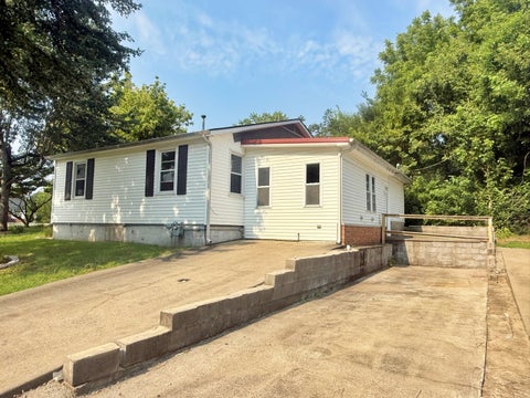 Tiny photo for 601 W 18th Street, Metropolis, IL 62960 (MLS # 12717829)
