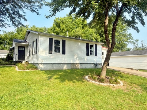 Tiny photo for 601 W 18th Street, Metropolis, IL 62960 (MLS # 12717829)