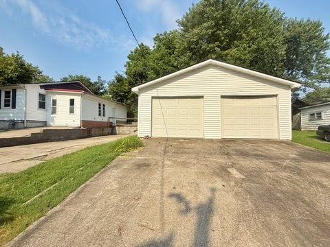 Tiny photo for 601 W 18th Street, Metropolis, IL 62960 (MLS # 12717829)