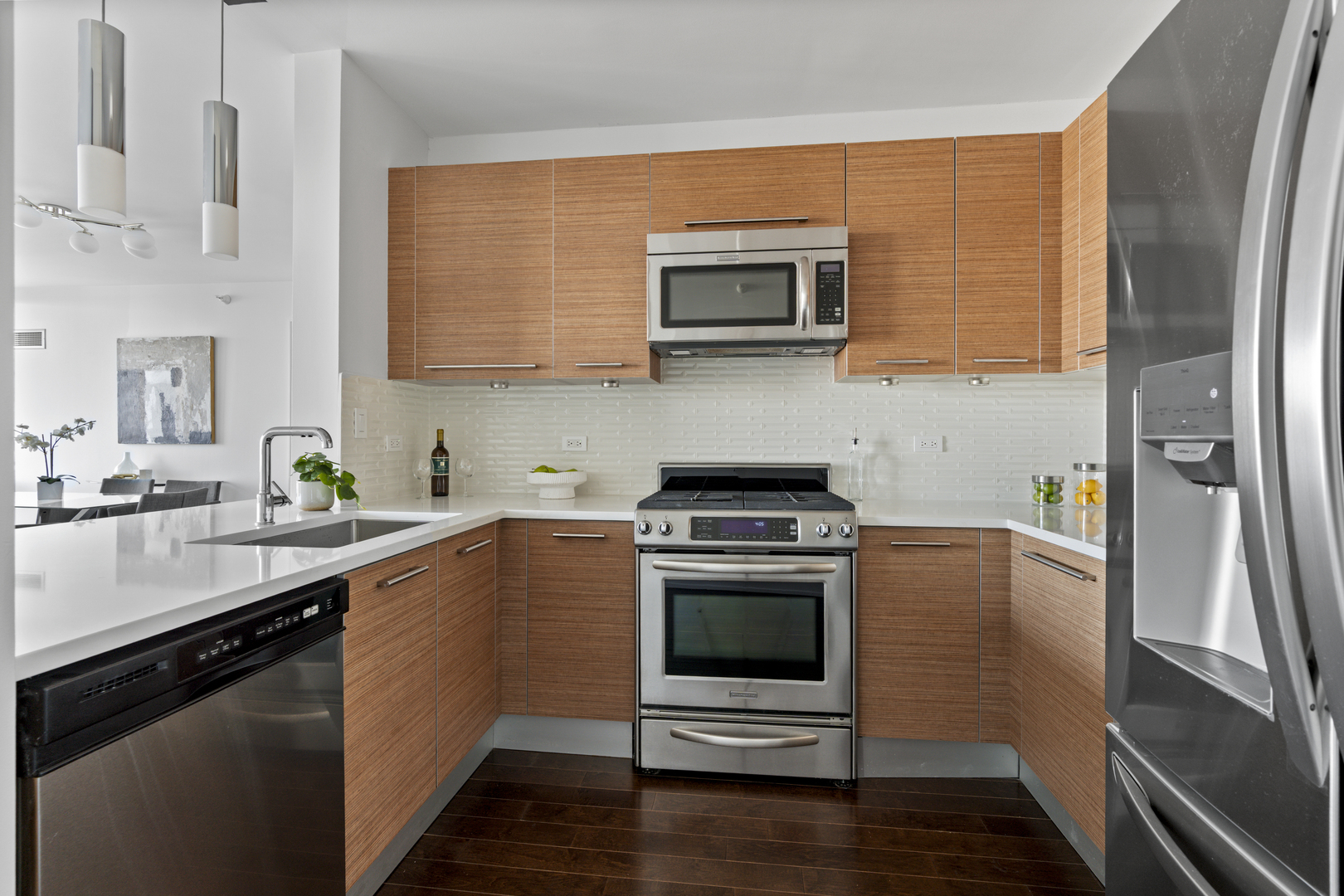 225 N Columbus Drive 6204