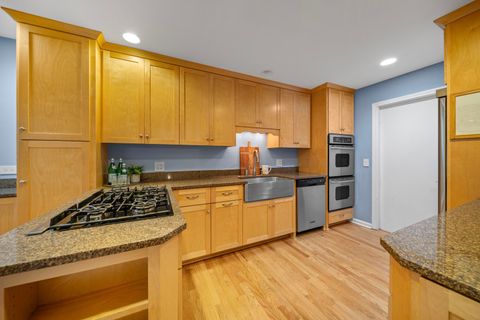 Tiny photo for 12 The Court Of Island Point, Northbrook, IL 60062 (MLS # 12485858)