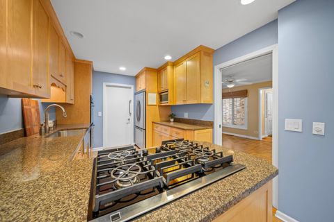 Tiny photo for 12 The Court Of Island Point, Northbrook, IL 60062 (MLS # 12485858)