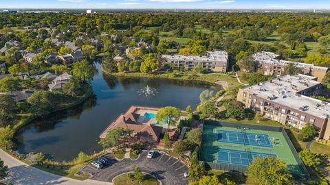 Tiny photo for 12 The Court Of Island Point, Northbrook, IL 60062 (MLS # 12485858)