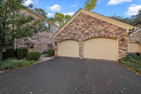 Tiny photo for 12 The Court Of Island Point, Northbrook, IL 60062 (MLS # 12485858)