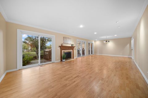 Tiny photo for 12 The Court Of Island Point, Northbrook, IL 60062 (MLS # 12485858)