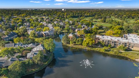 Tiny photo for 12 The Court Of Island Point, Northbrook, IL 60062 (MLS # 12485858)